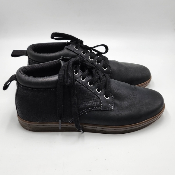 Dr. Martens Mercer men\'s black nubuck padded collar 5 eye chukka boots Sz 10M